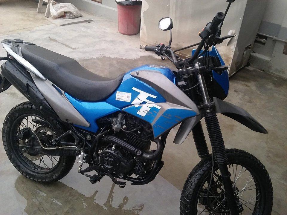 MOTO akt 200