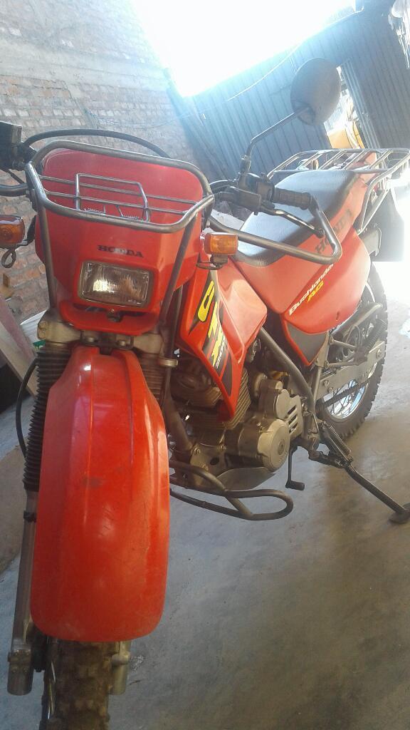 Vendo Una Moto Lineal de Uso Personal