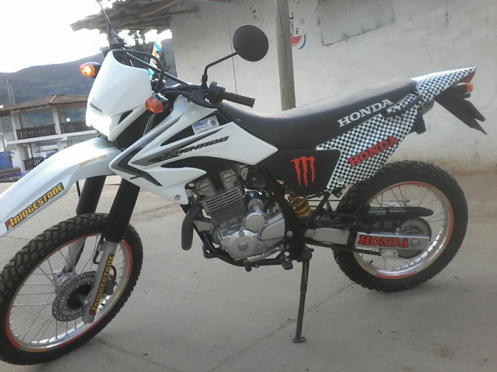 Vendo Moto Lineal Honda Tornado 250