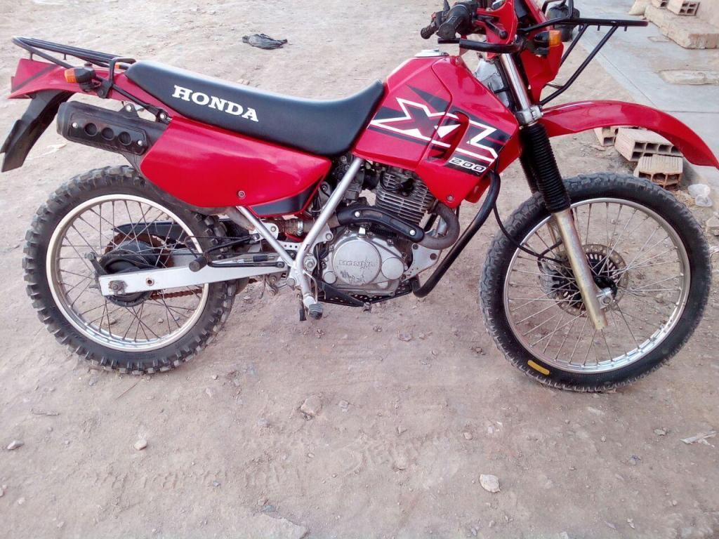 VENDO MOTO XL 200