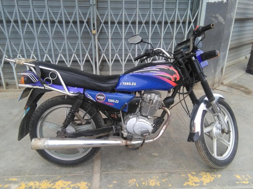 MOTO LINEAL 125 cc X VIAJE