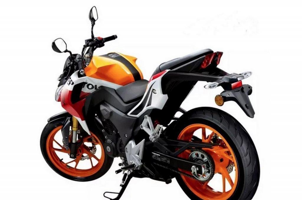 vendo mi moto Honda cb190r modelo 2016 con 4500 de km a solo 7,500.00 N.S Trato Directo Personas Serias
