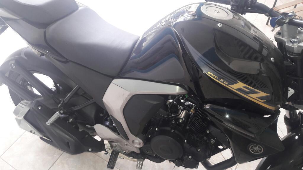Vendo Moto Lineal Yamaha 2016 Semi Nueva