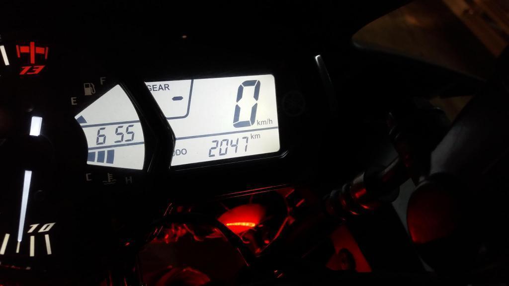 Moto yamaha r3 con 2340 km es de año 2017 motor 350cc