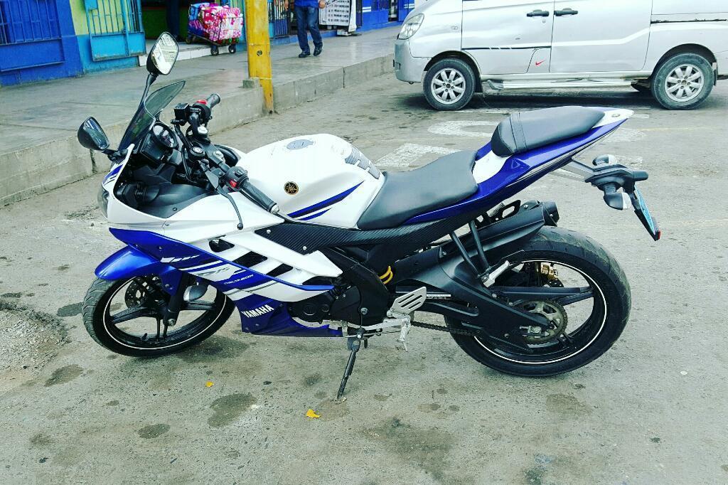 Moto Yamaha R15