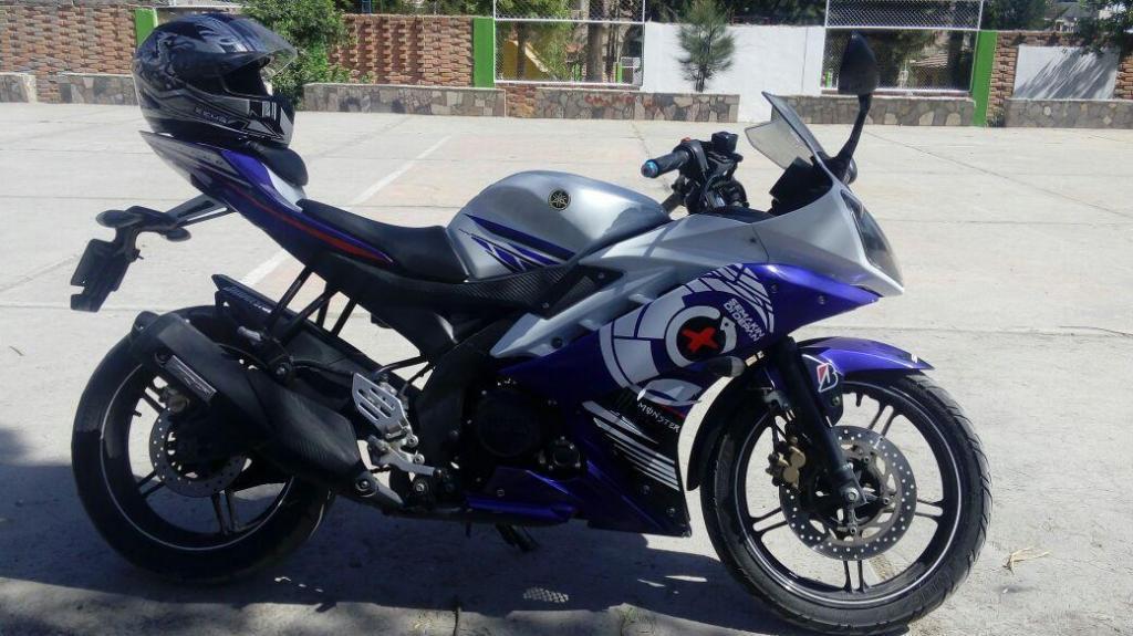 Vendo moto Yamaha R15