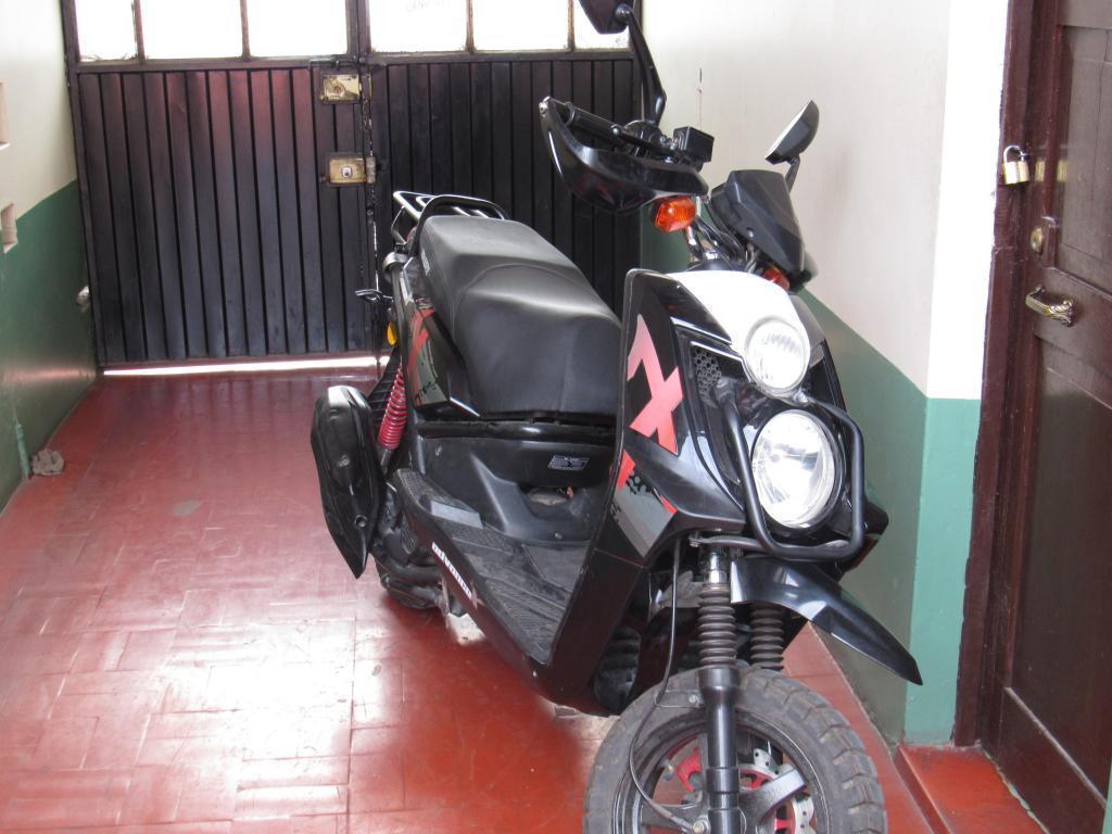 vendo scoter marca advance año 2016