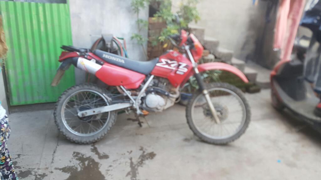 Vendo Moto Honda Xl 2oo