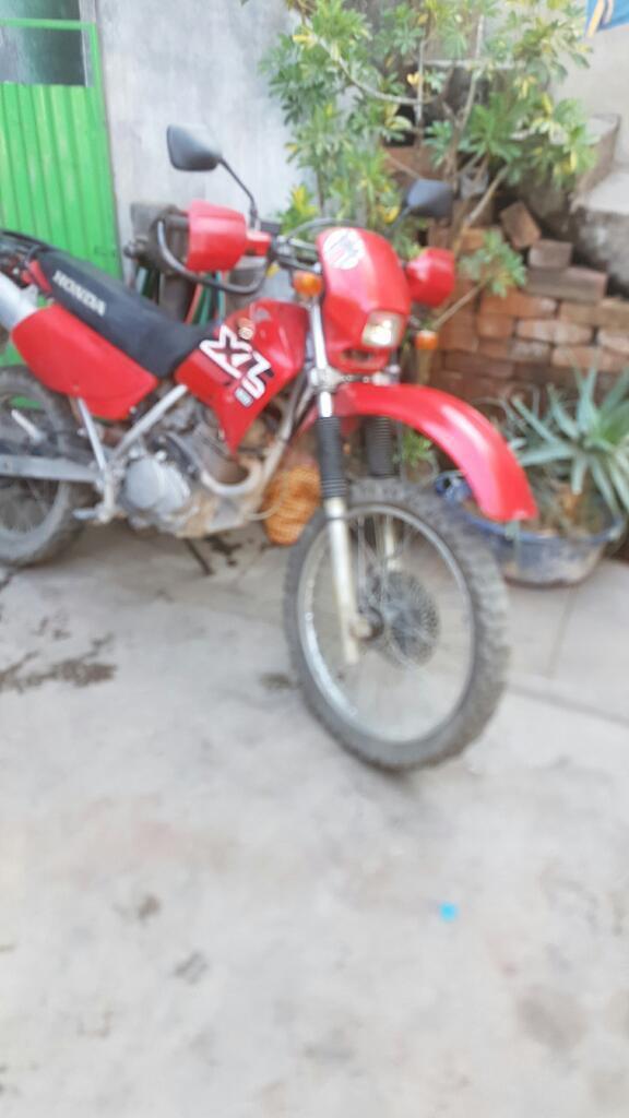 Vendo Moto Honda Xl 2oo