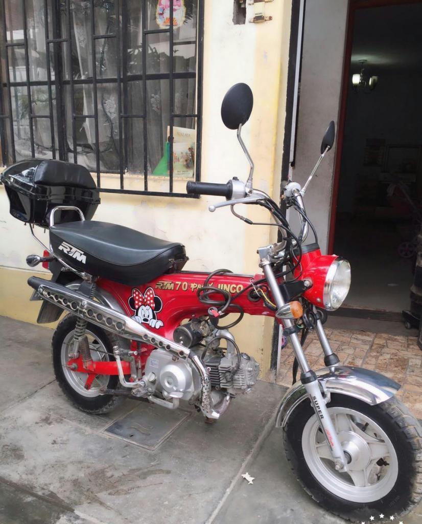 MOTO SEMI NUEVA CON SOAT POR UN AÑO