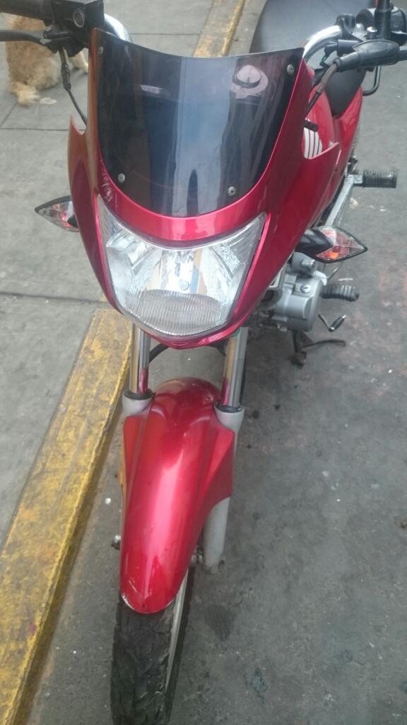 Vendo Moto Honda Storm Color Roja