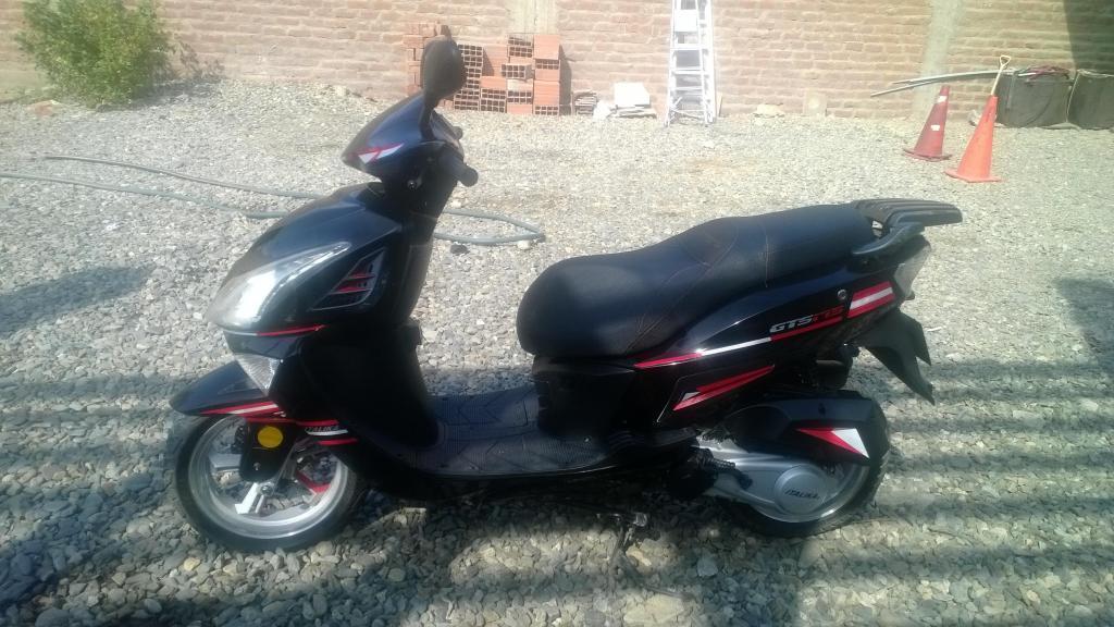 moto italika 175 semi nueva 2015