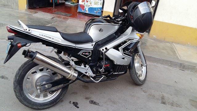 VENDO MOTO 2010