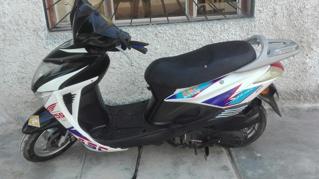 Vendo Moto Skutter Marca Italika