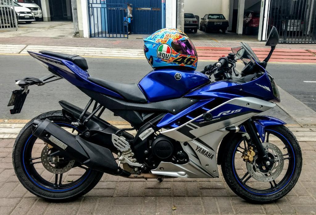 Yamaha R15 2016 con Soat Y Sliders