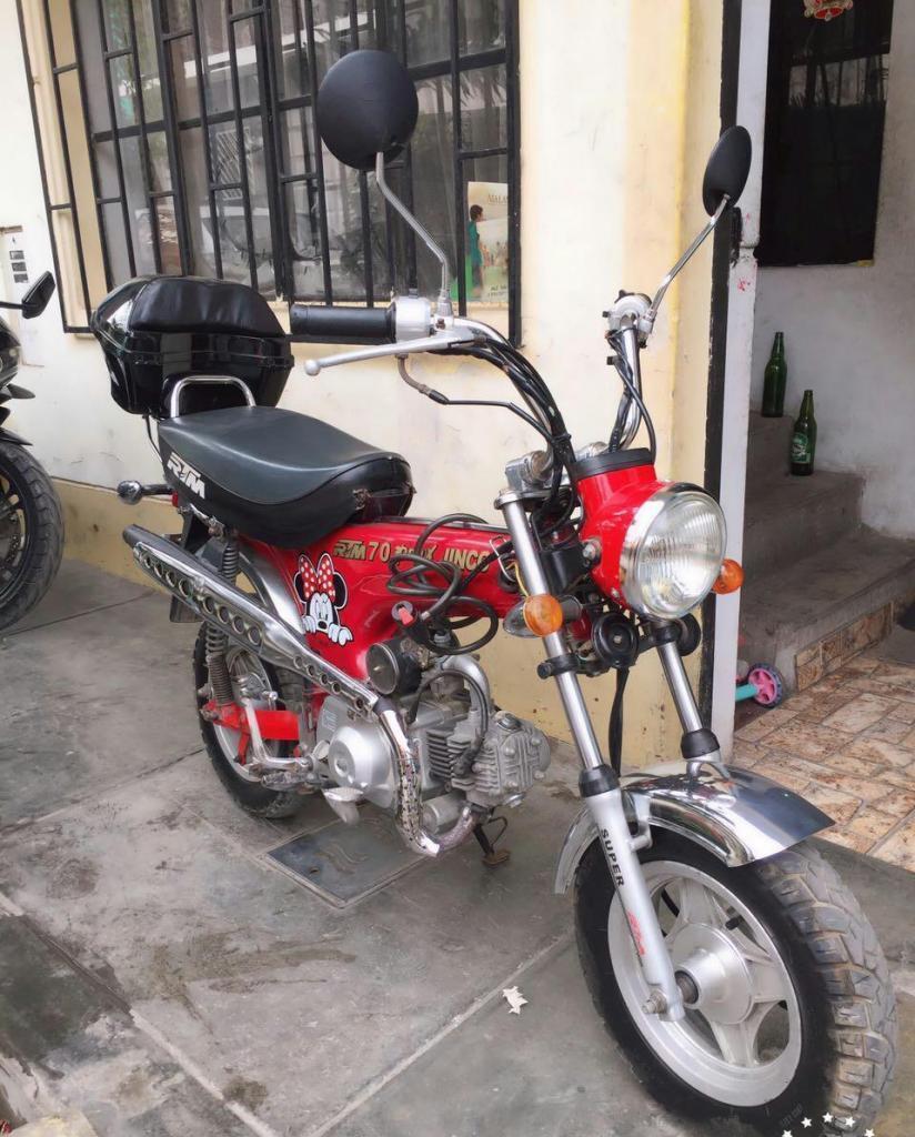 MOTO CON SOAT 1800 SALE YAAAAA