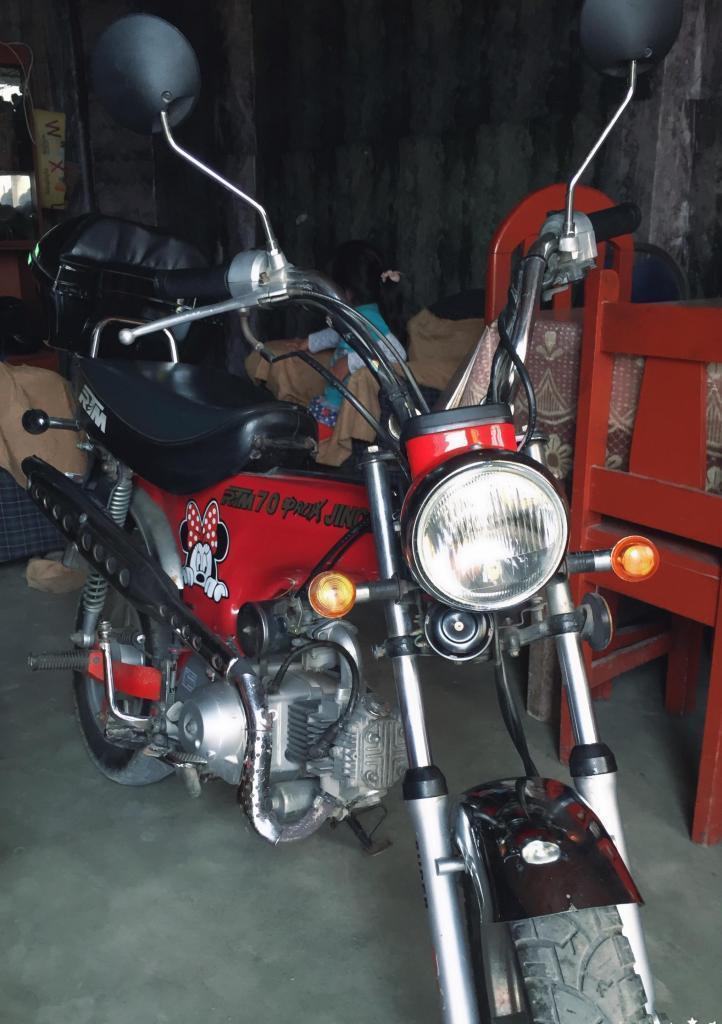 MOTO CON SOAT 1800 SALE YAAAAA