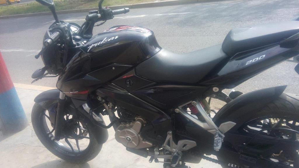 MOTO PULSAR 200 NS