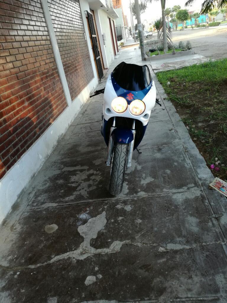Moto Suzuki 400 Clas