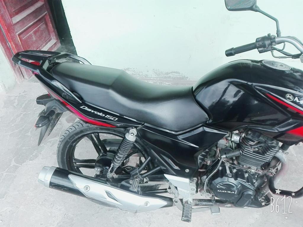 Se vende moto Mavila