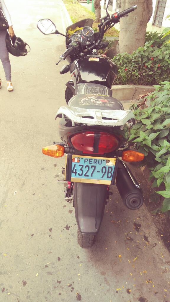 Vendo Mi Moto en Vuen Estado Soat. Asta