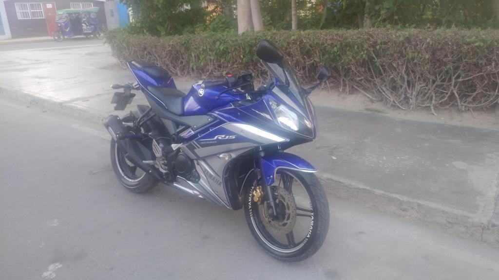 YAMAHA R15 2016