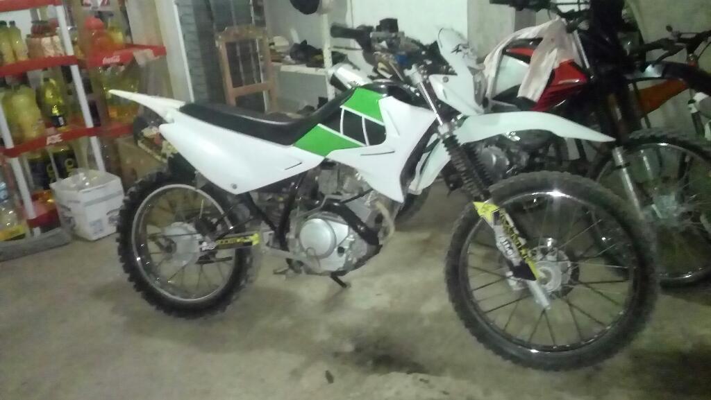 Yamaha Xtz125 Todo Ok Sale con Casco