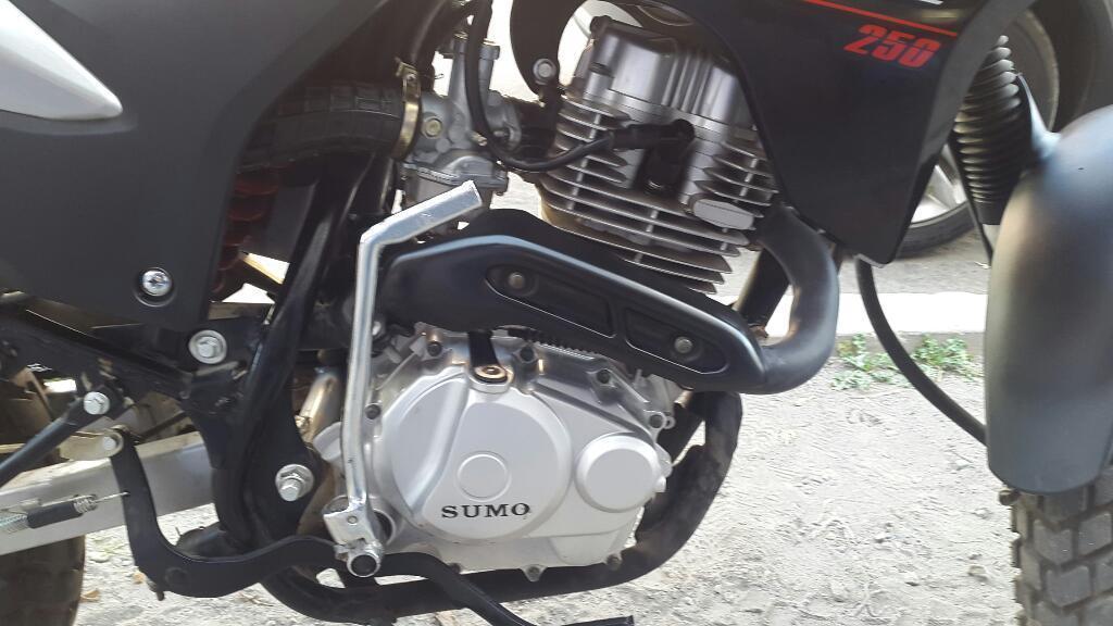 Moto Sumo 250 con 800 Km sin Soat 2014
