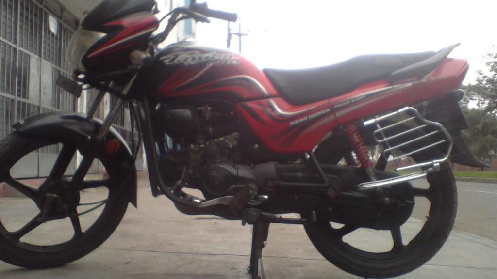 VENDO MOTO HONDA HERO PASSION OPERATIVA Y CONSERVADA