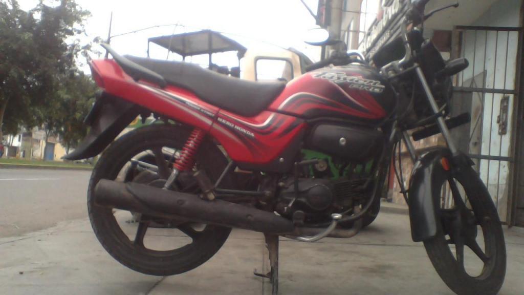 VENDO MOTO HONDA HERO PASSION OPERATIVA Y CONSERVADA