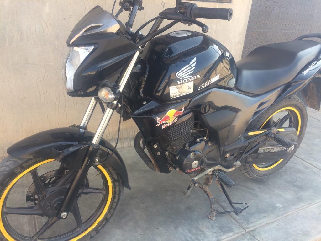 Moto Honda Invicta 150