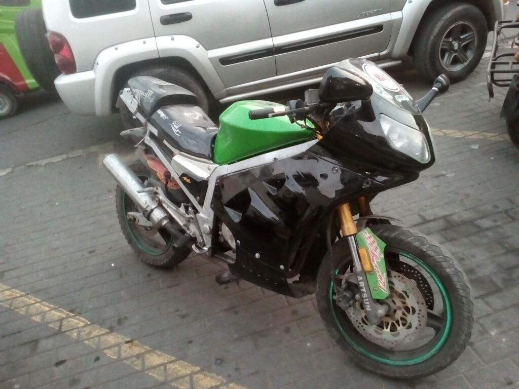 Vendo Moto 200 Cabesal 250