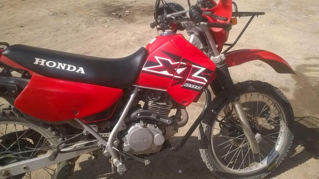 VENDO MOTO HONDA XL200