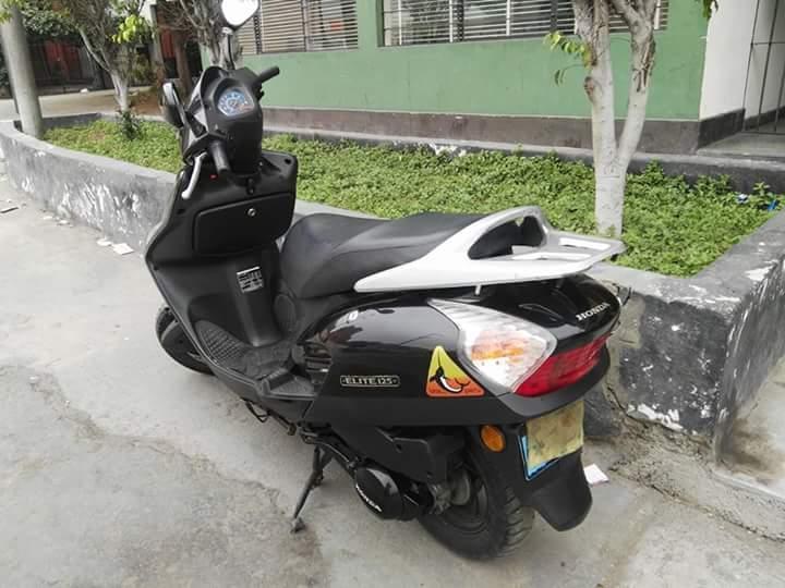 Moto Honda Elite