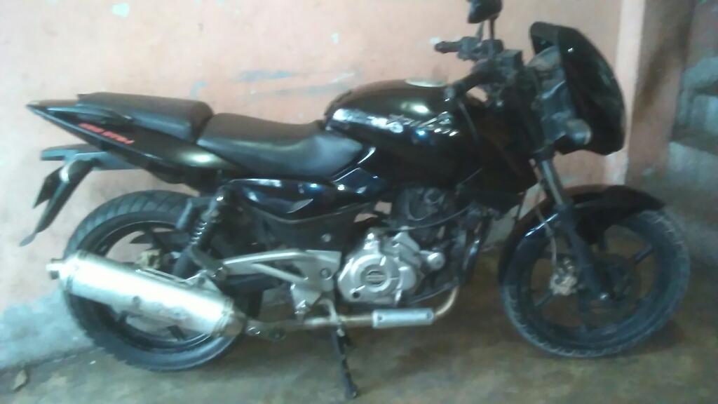 Pulsar 220 Naked