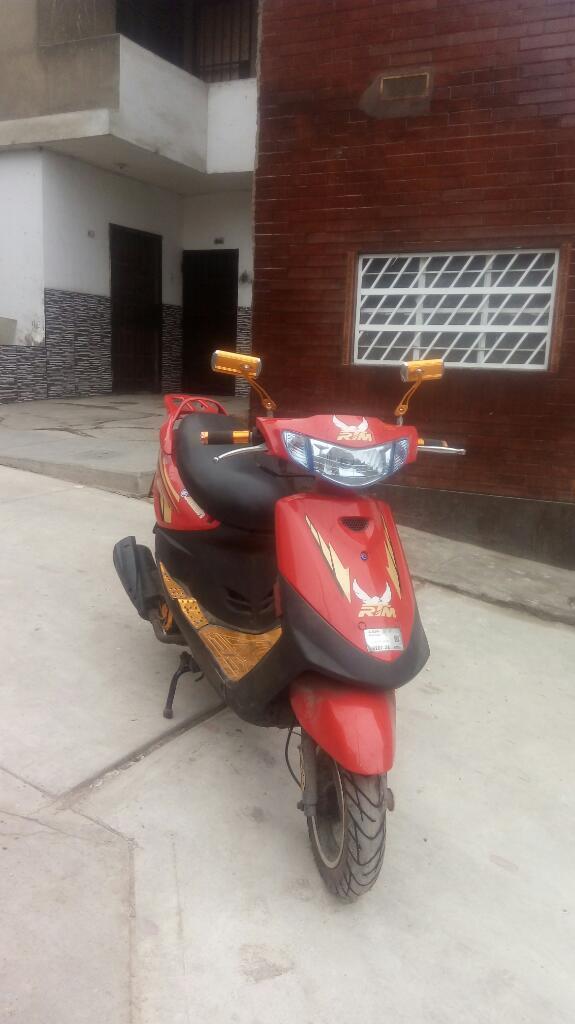 Venta de Moto Scooter Rtm en Mal Estado