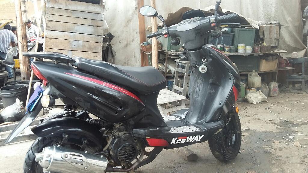 Remató Moto Keeway Operativo