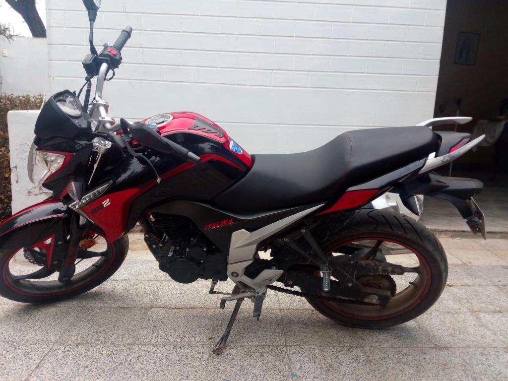 Vendo por motivo de Viaje Moto Italika 250, con poco recorrido