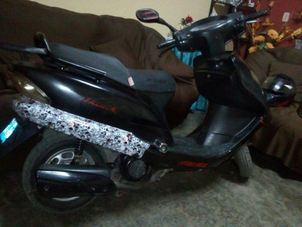 Moto italika cc125 con Soat hasta el otro año. 955361831