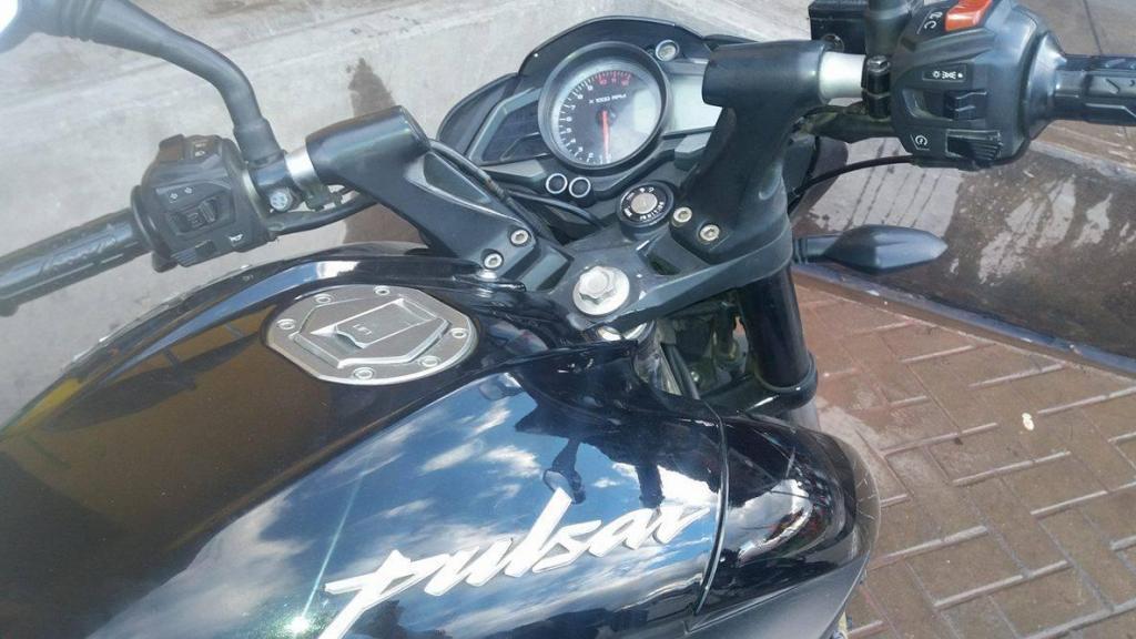 vendo pulsar 200 ns NAKED SPORT