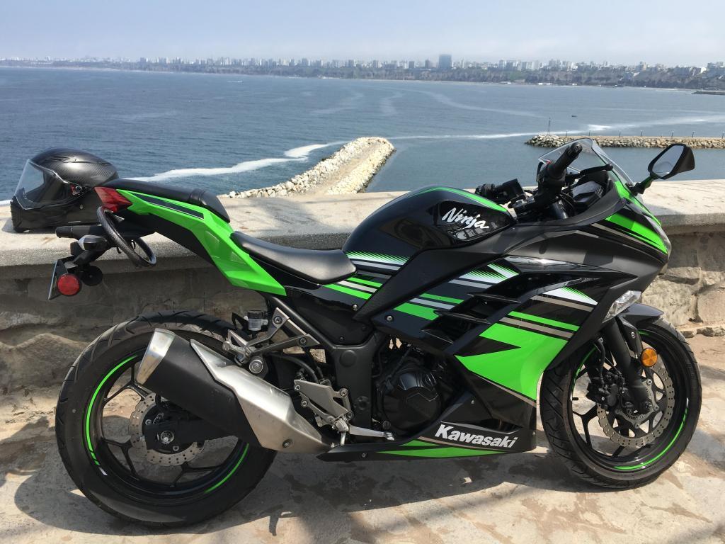 Kawasaki ninja 300 KRT 2016 2500Km 6700USD impecable sin choques o caidas