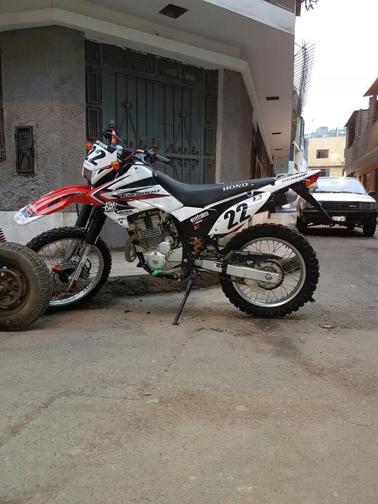 Moto Honda Tornado en Venta