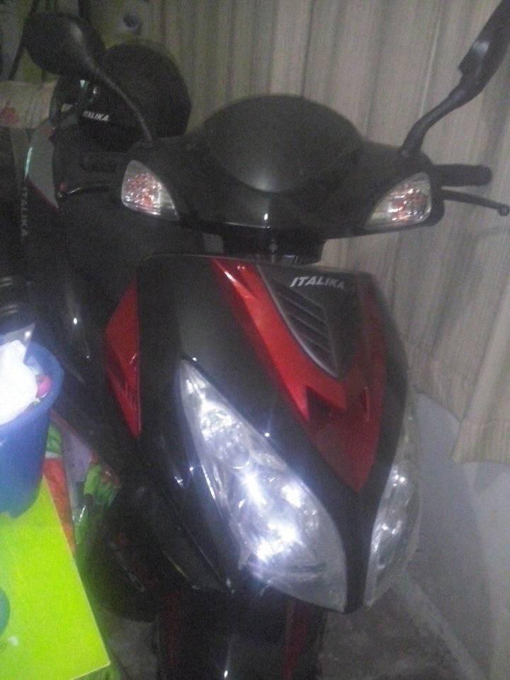 vendo moto italika