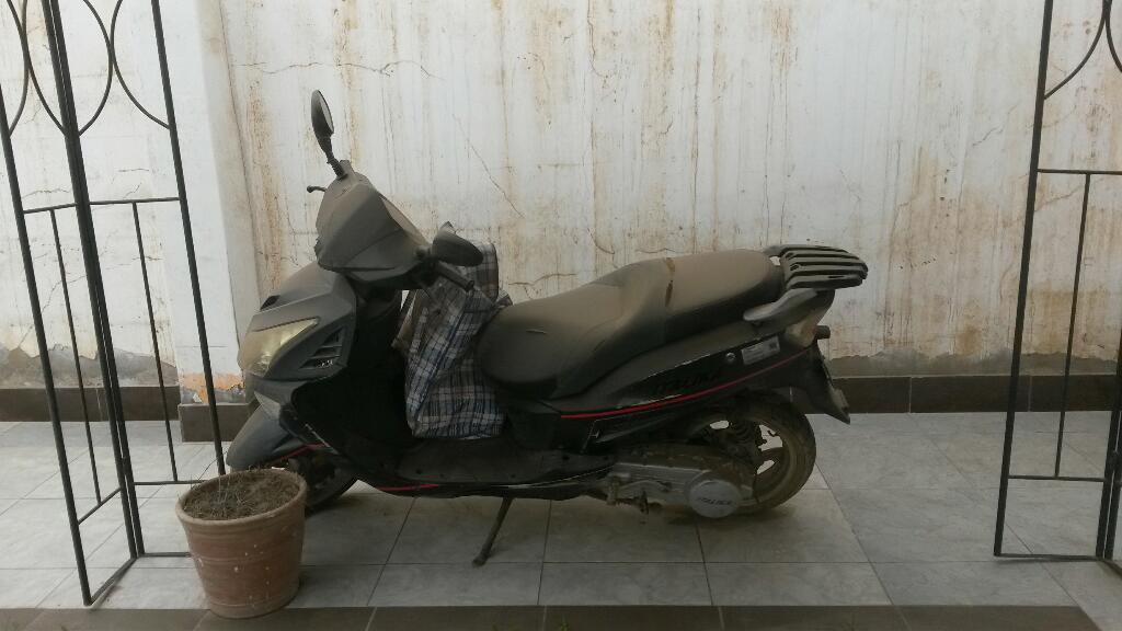 Vende Moto Automatika Italika Año 2011