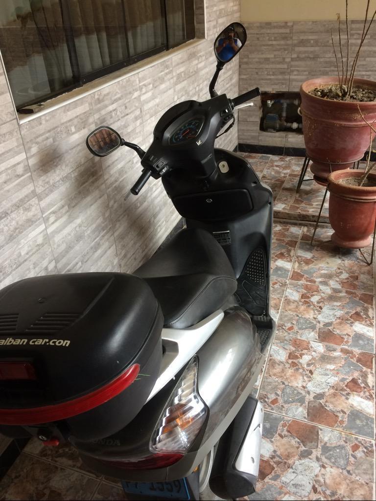 Vendo Moto Honda Elite