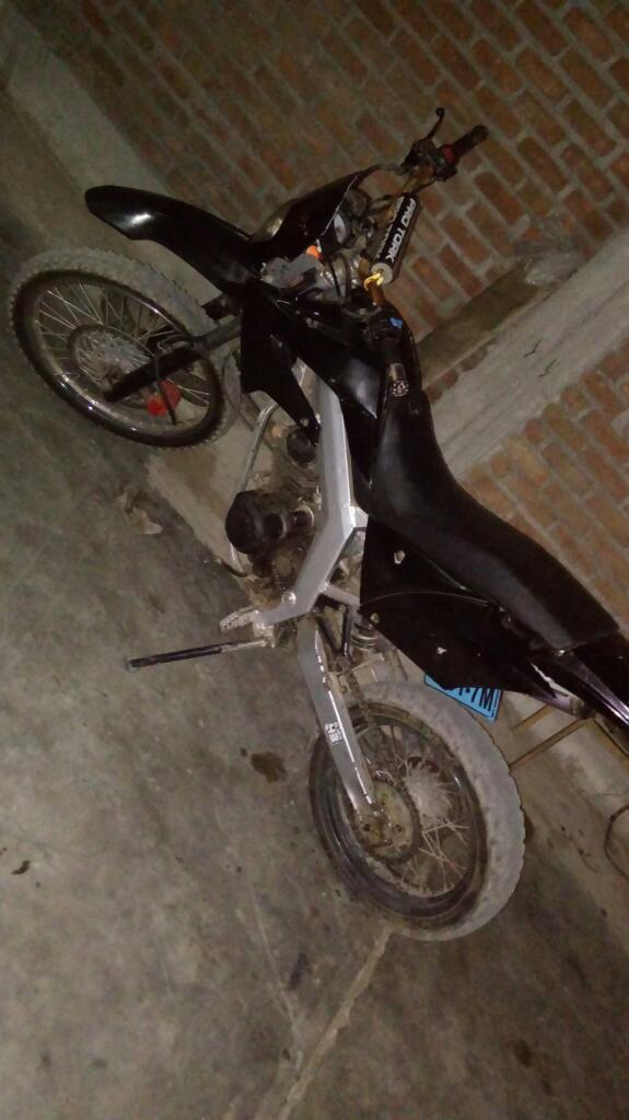 Vendo Mi Moto por Motivos de Viaje