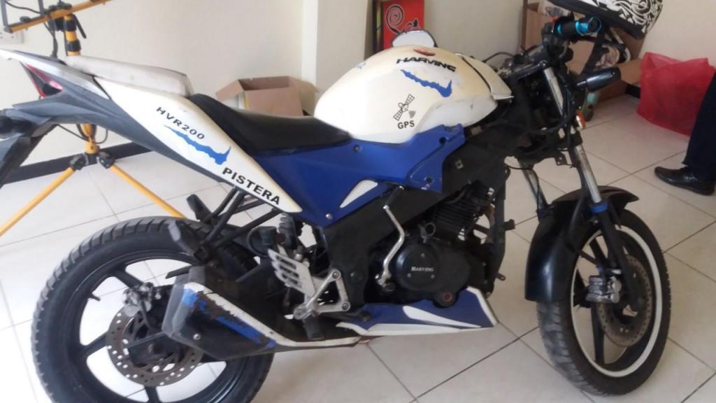 VENDO MOTO PISTERA HARVING