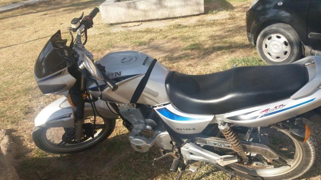 VENDO MOTO DAYUN LINEAL 125