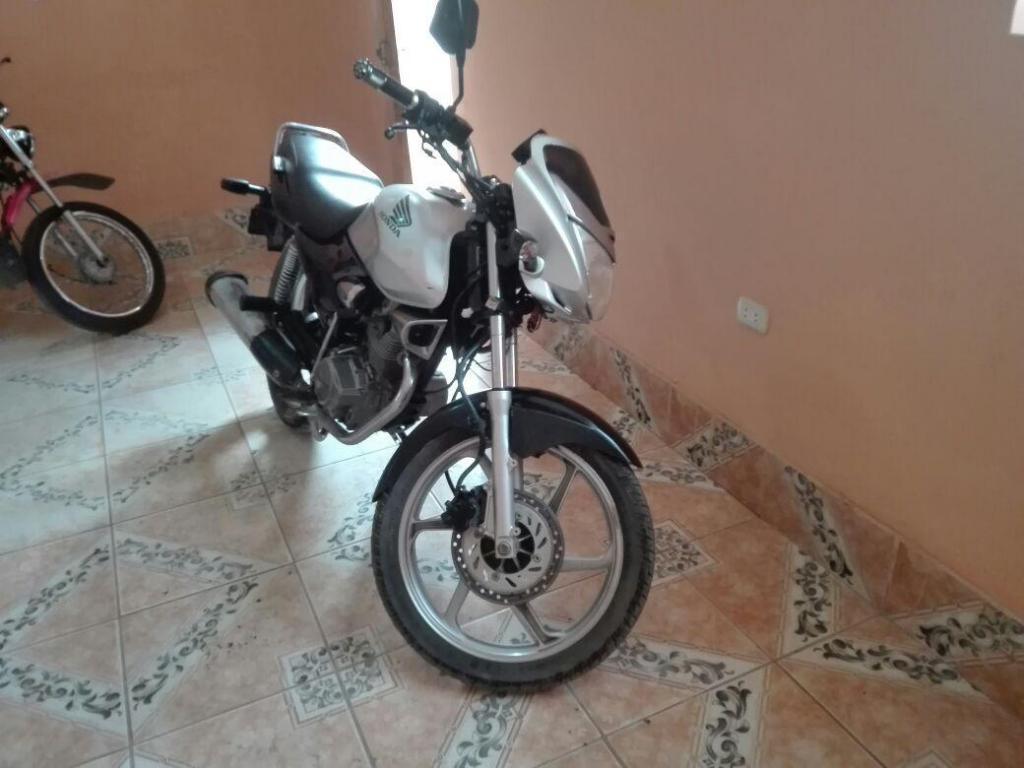 Honda storm 125 cc 2011 20000 km en muy buenas condiciones