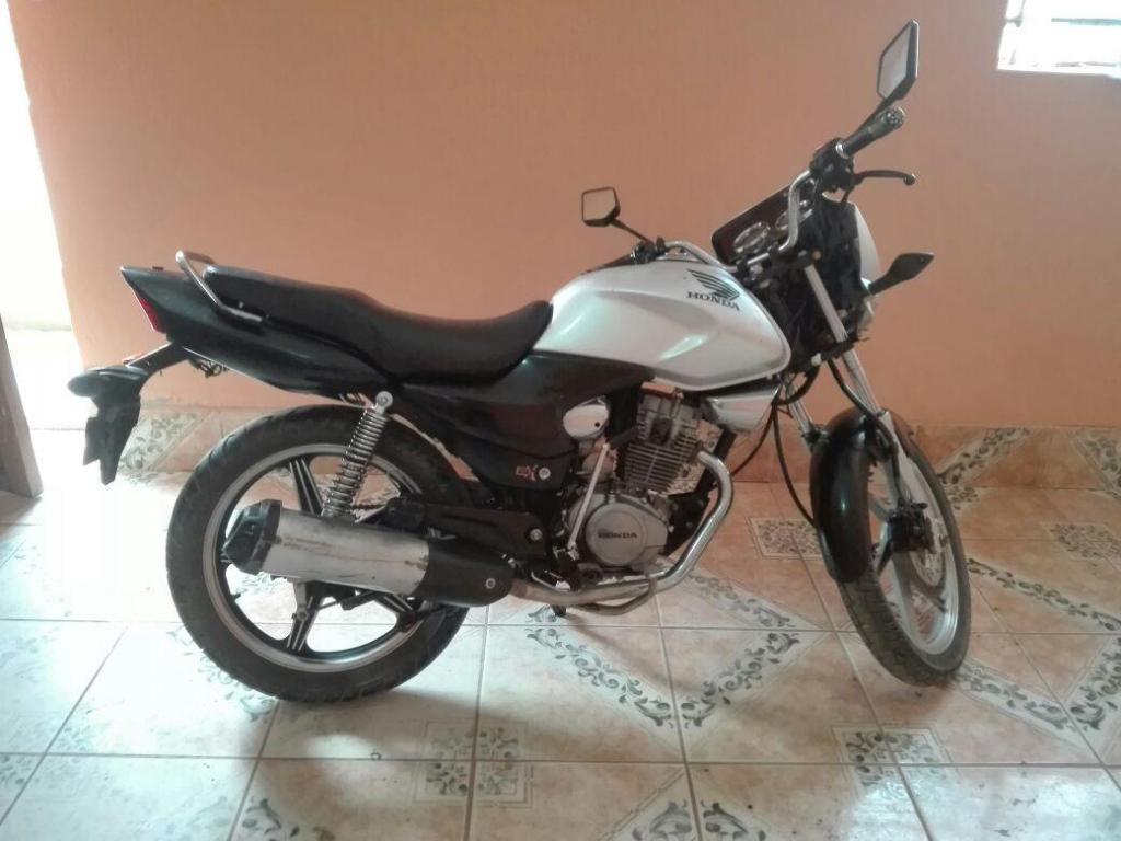 Honda storm 125 cc 2011 20000 km en muy buenas condiciones